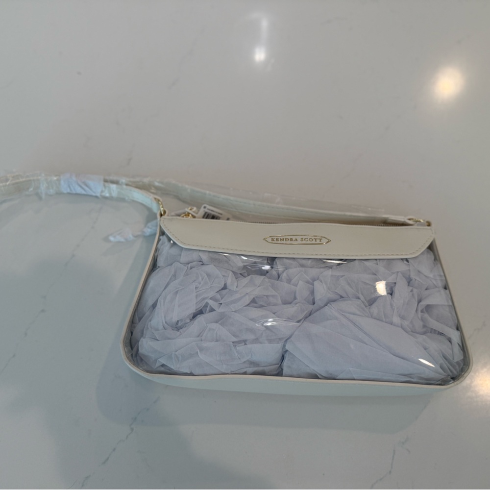 Kendra Scott Cream Wristlet Clutch